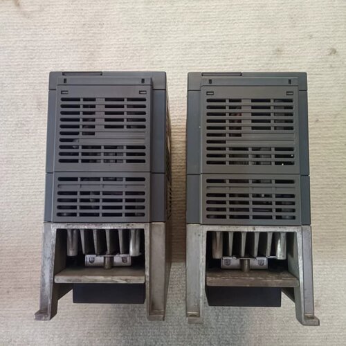 富士驱动器 RYT152C5-VS2，1.5KW 3相200--议价商品