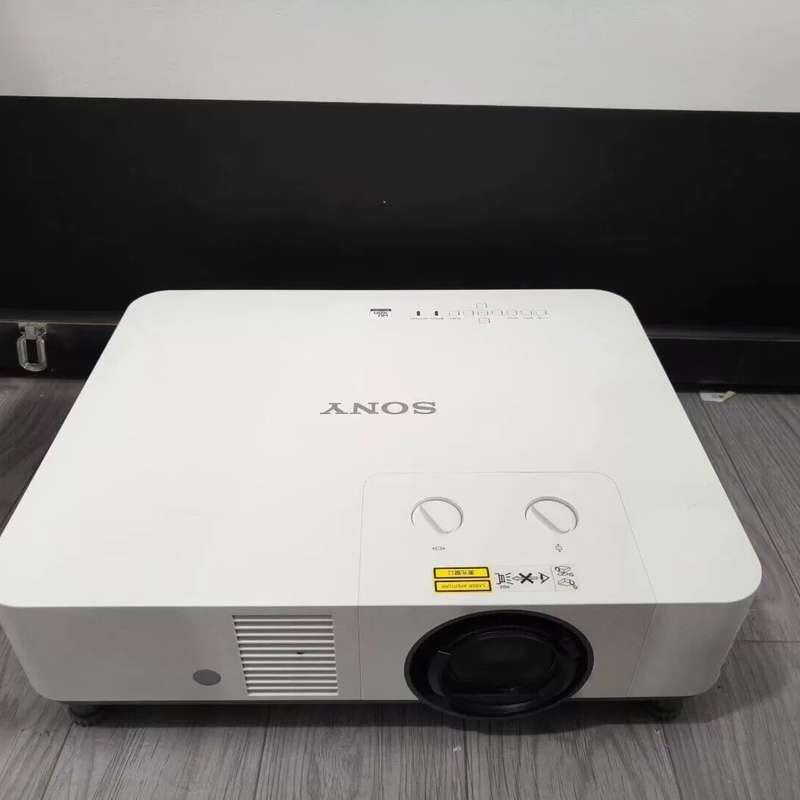 急出!索尼VPL-P520HZ激光投影仪,年新款,99成新,--议价商品