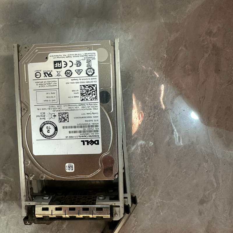 DELL 2T 2.5寸 SAS 服务器硬盘 ST2000--议价商品