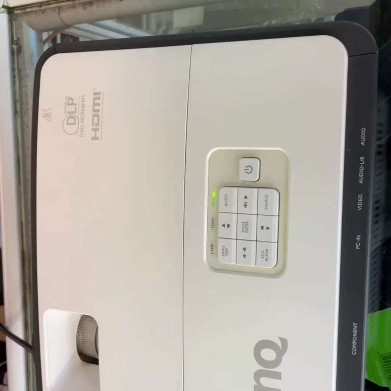 基W2540宽屏投影机6??台，九新左右；效果挺好；配件全--议价商品