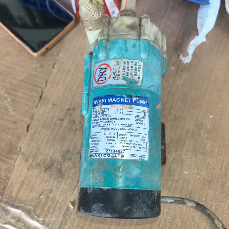 拆机二手一台日本lWAKI（易威奇）循环磁力泵，MD-15R--议价商品