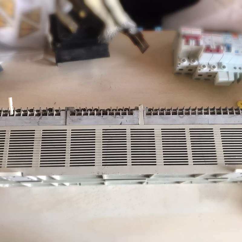三菱PLC控制器FX2-128MR,拆机件成色图片实摄,没测--议价商品