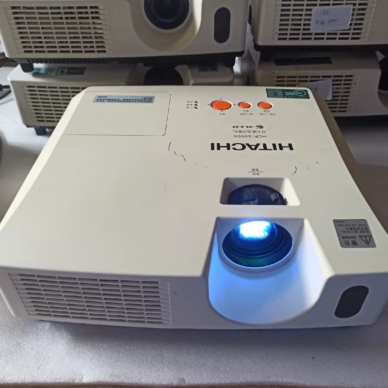 二手投影机投影仪日立HCP-3050X家用商务办公会议教育婚--议价商