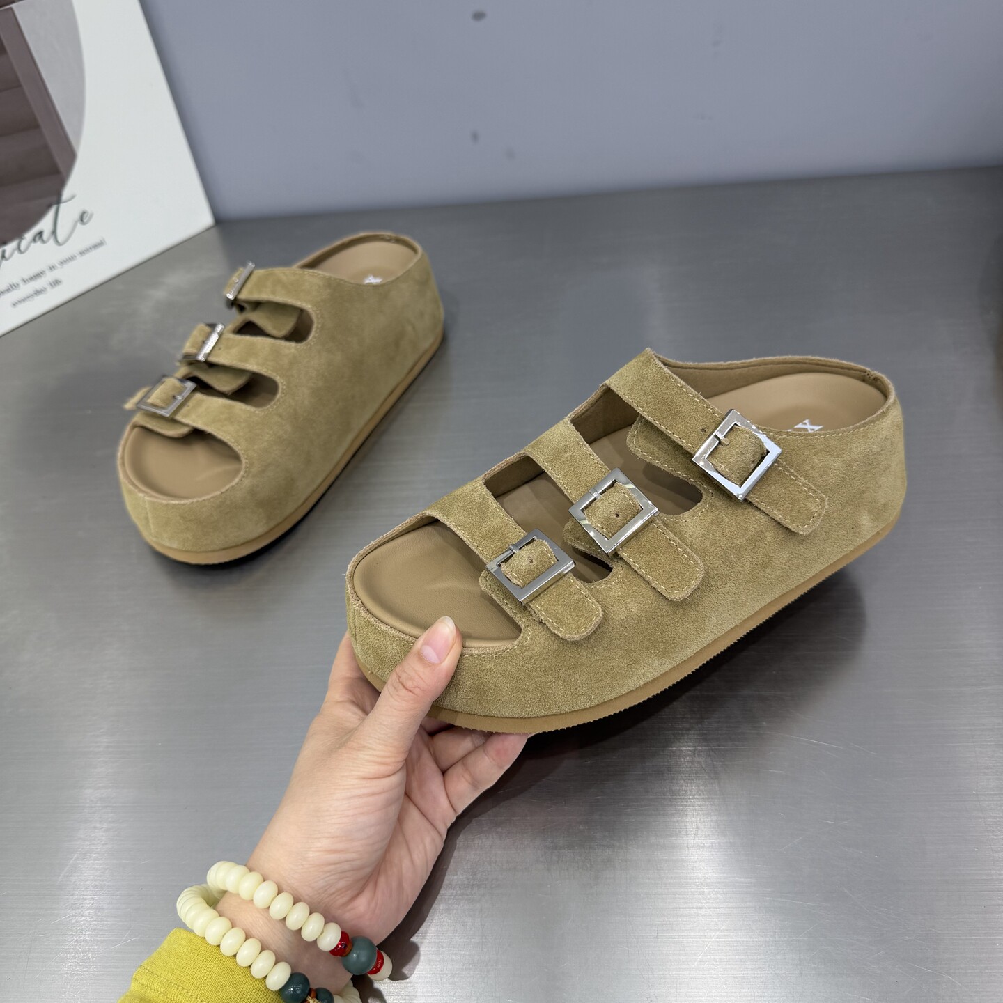 真皮厚底一字拖鞋女外穿2026夏季新款百搭轻便搭扣休闲勃肯凉拖鞋