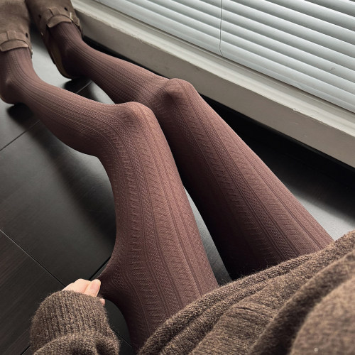 咖啡色连裤袜女秋冬款天鹅绒显瘦甜美奶白丝袜女麻花纹烟灰打底裤