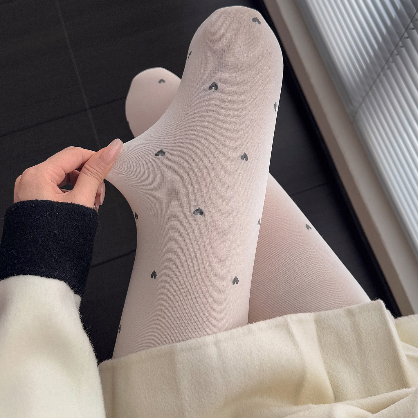 秋冬款爱心提花甜美奶白色连裤袜