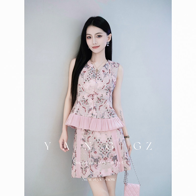 荷叶边设计感马甲上衣半裙女