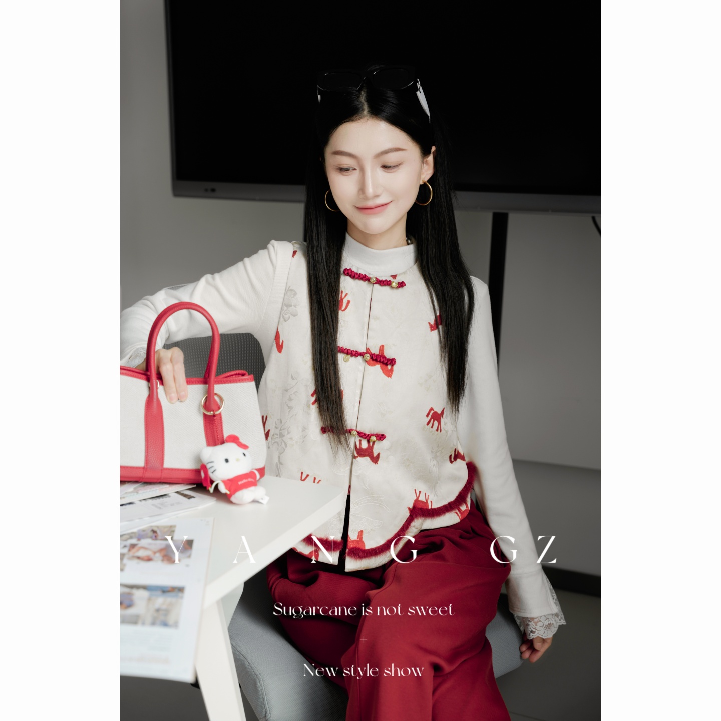 新款马纹暗纹提花圆领马甲上衣女