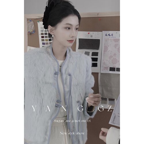 国风50鸭绒毛绒羽绒服上衣女