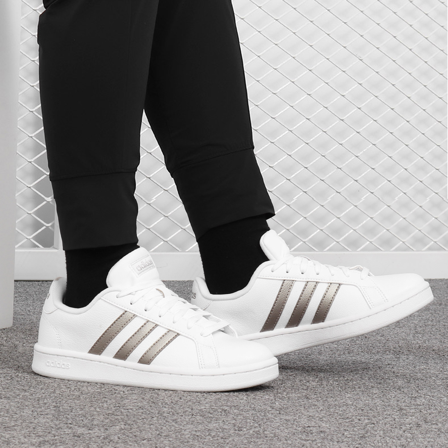 阿迪达斯正品秋季新款轻便板鞋