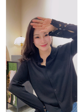 安西娅 勾线花翻领羊毛开衫休闲百搭减龄