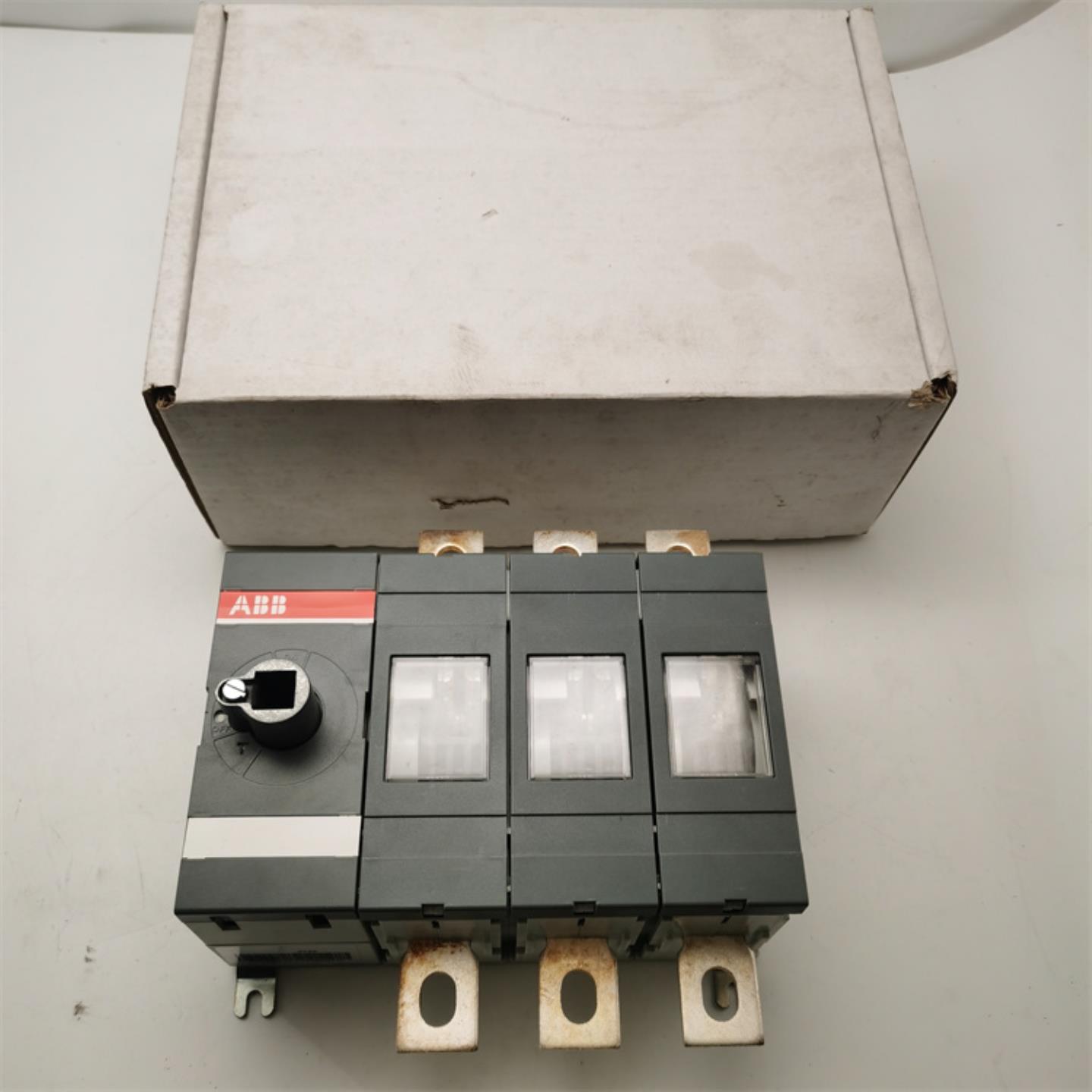 实价ABB隔离开关OT315E03P 1SCA022718R8510无配件 实物图