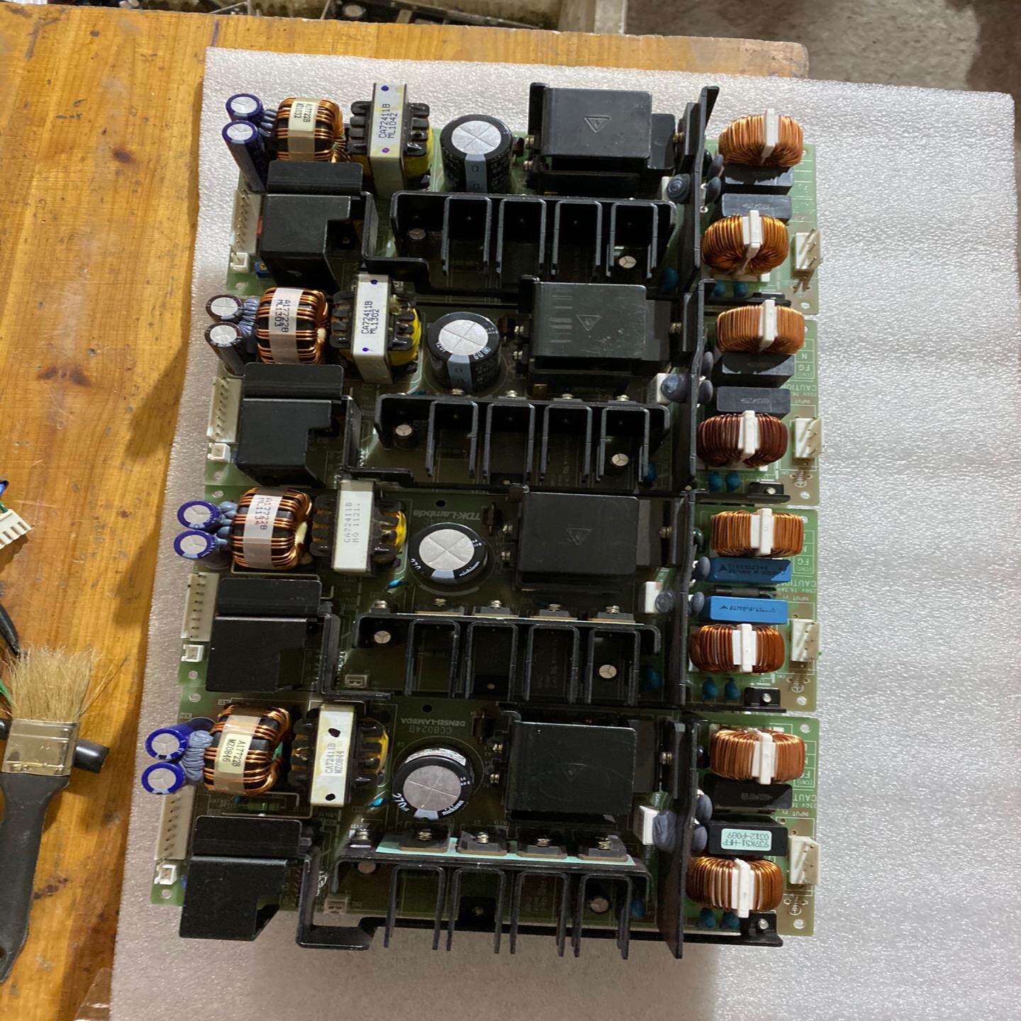 TDK LAMBDA ZWS240PAF-24J 24V