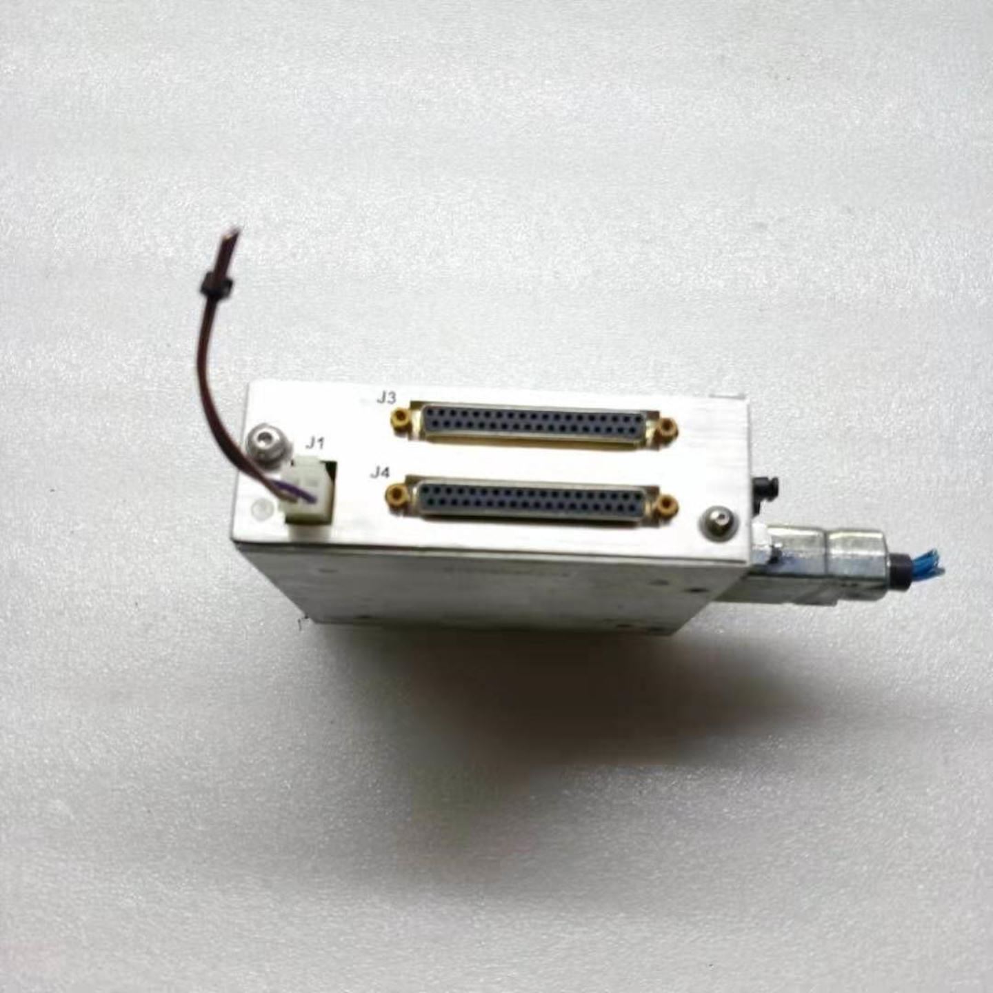 2090-CPBM4DF-10AF30 罗克韦尔AB电缆议价