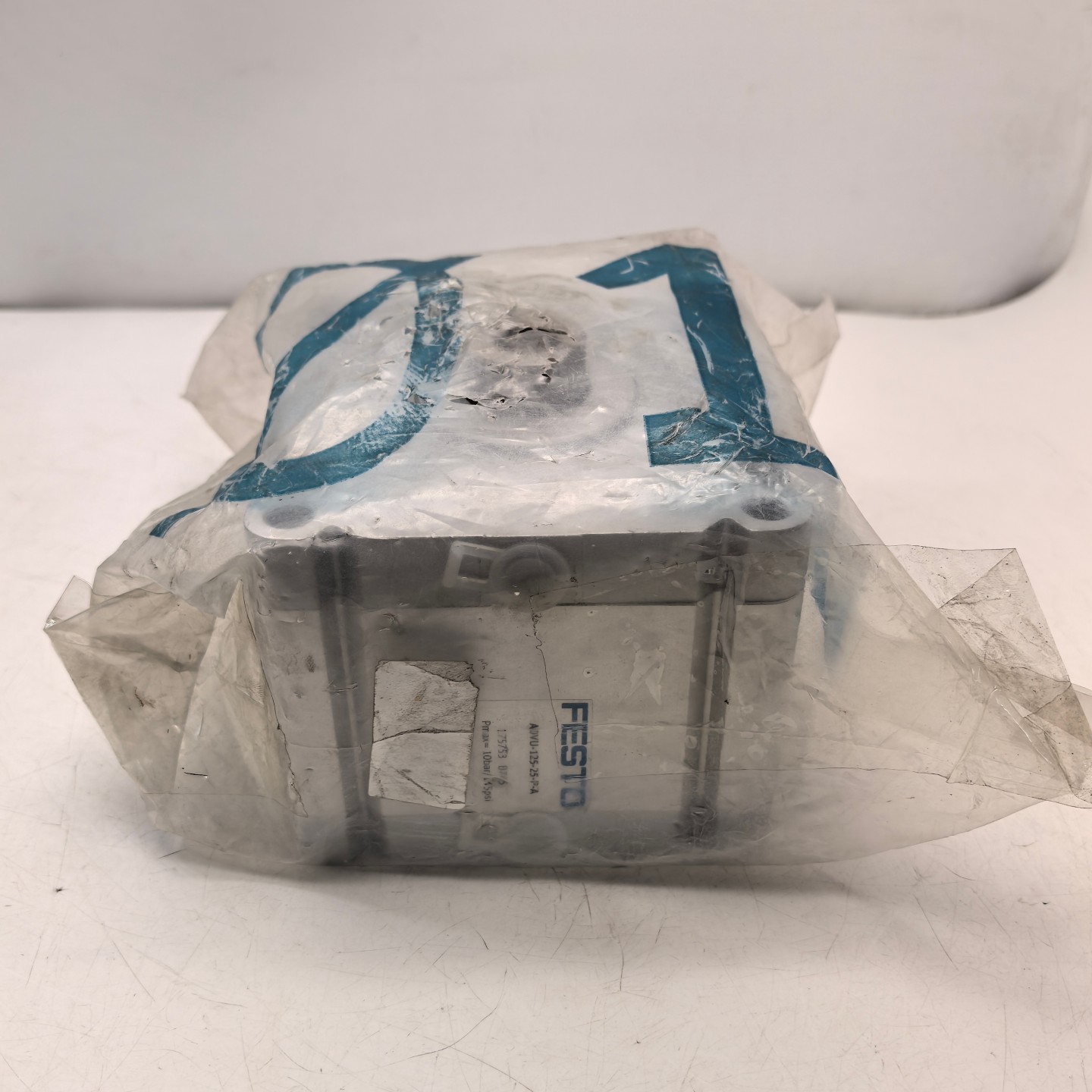 FESTO ADVU-125-25-P-A 175753双作用气缸125mm缸径 25mm行程