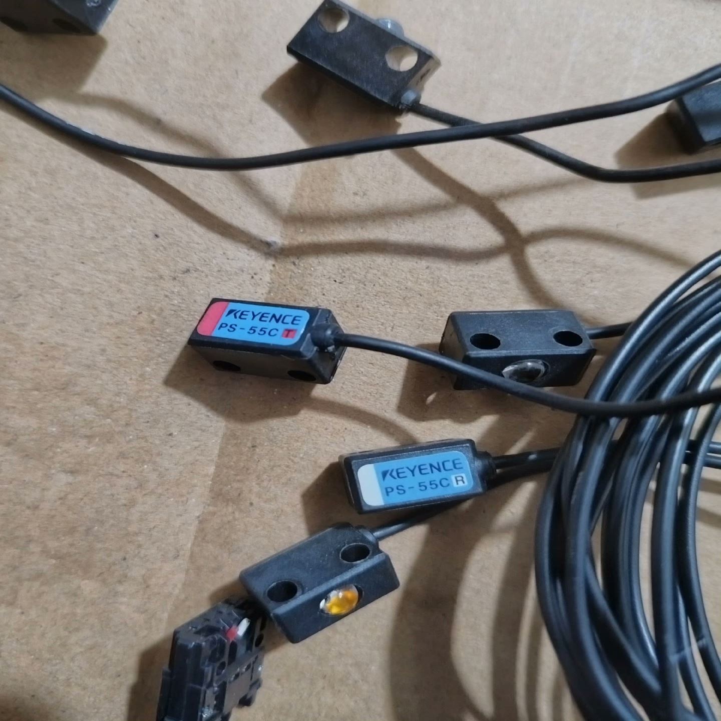 基恩士 PS-55C 拆机，功能正常。