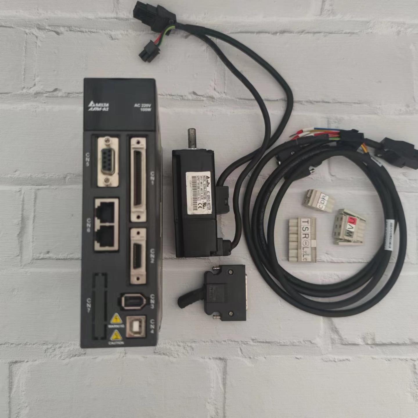 拆机A2台达100瓦伺服套装ASD-A2-0121-MECMA-C20401ES带线插头