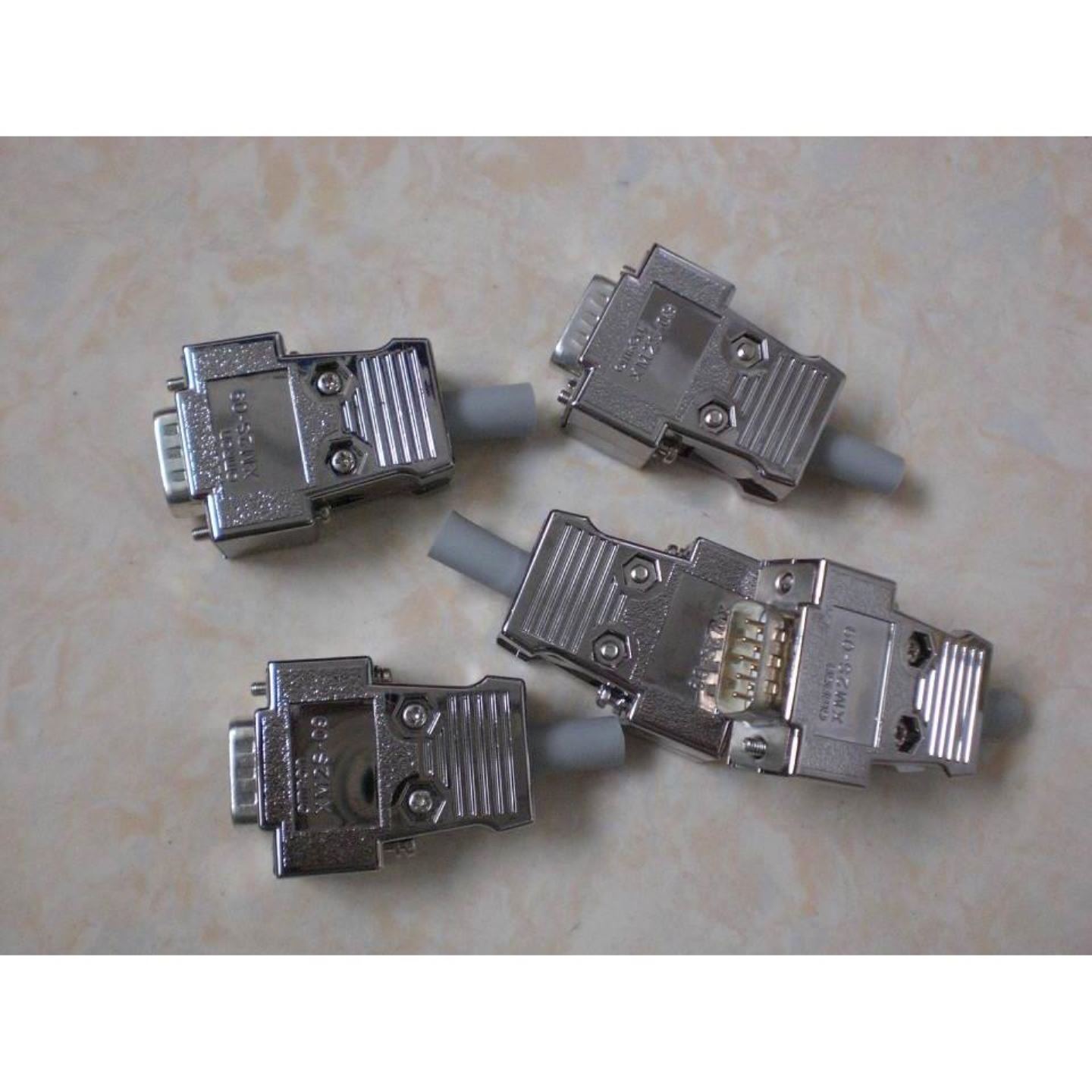 XM2S-09/25 OMRON 插头 公头/母头 L-COM SDC25AG议价