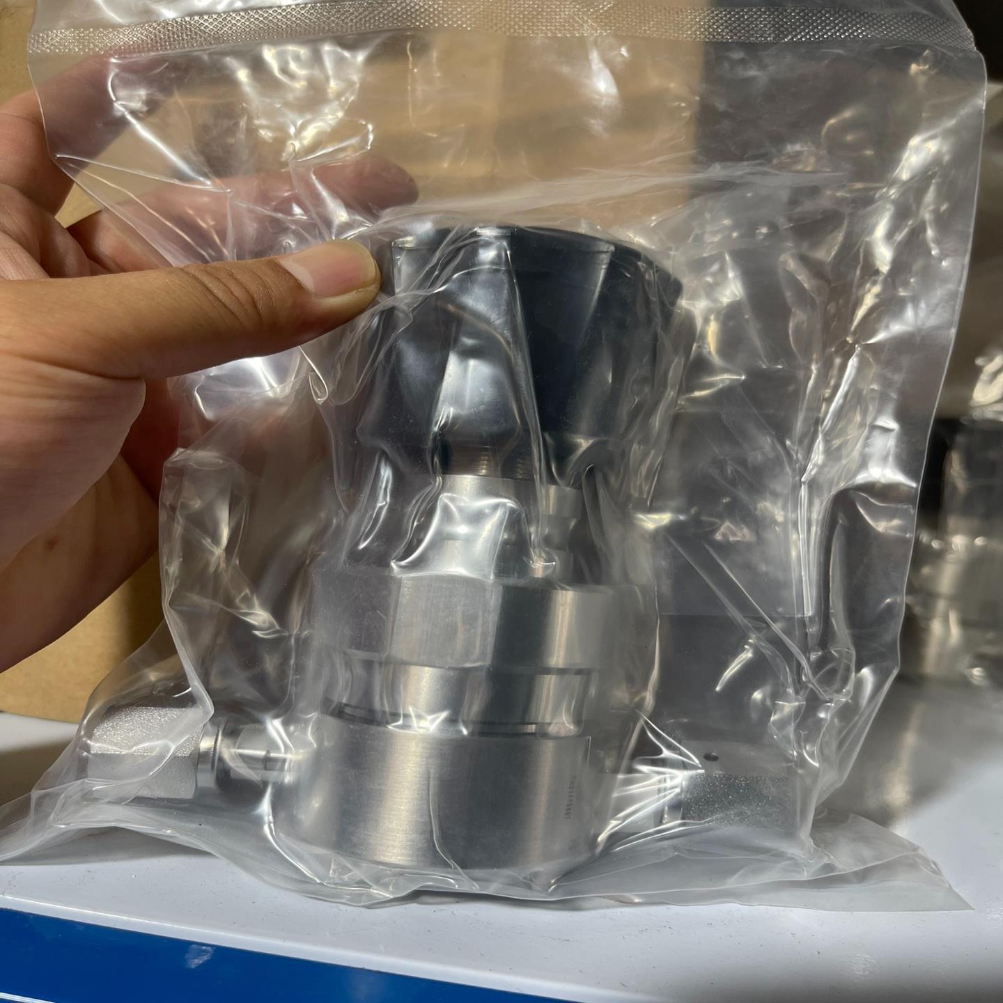 TESCOM 14VCR调压阀 原包装 未拆封 型号6