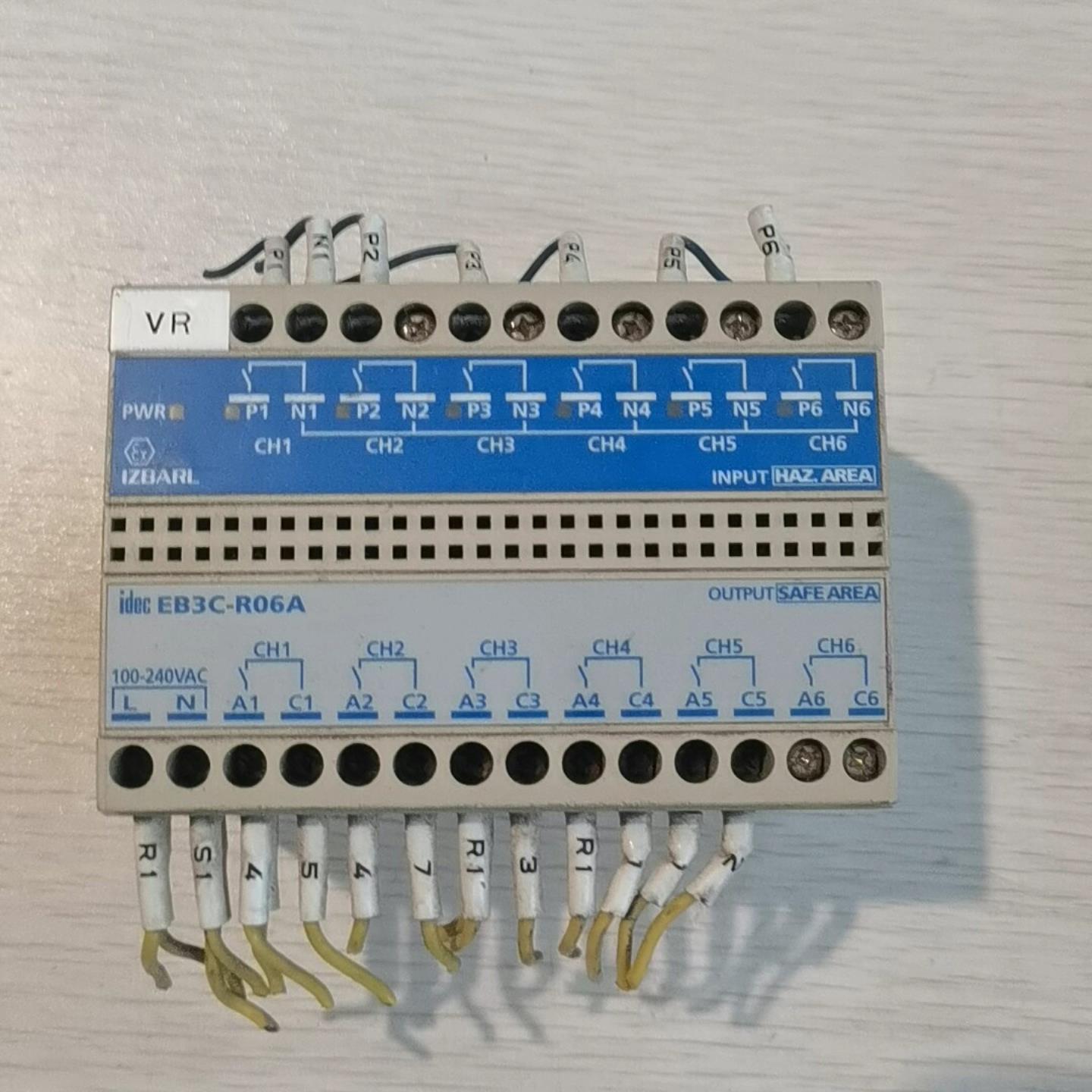 和泉IDEC安全继电器EB3C-R06A 功能正常 实物拍摄