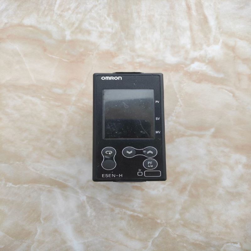 易福门PN7002压力传感器 全新备件，供应商把标签撕了防