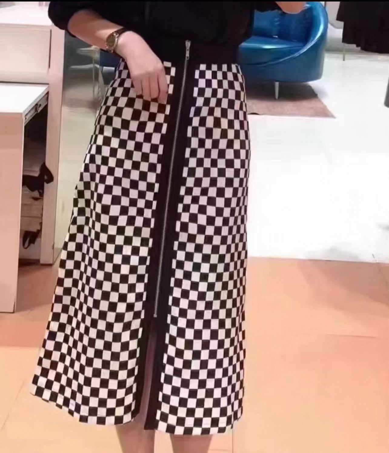 VELWIN蔚雯 高级感黑白棋格纹拼接包臀半身裙 前开叉长拉链 S/M码