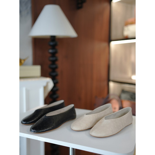 复古轻便百搭鸵鸟皮V口奶奶鞋