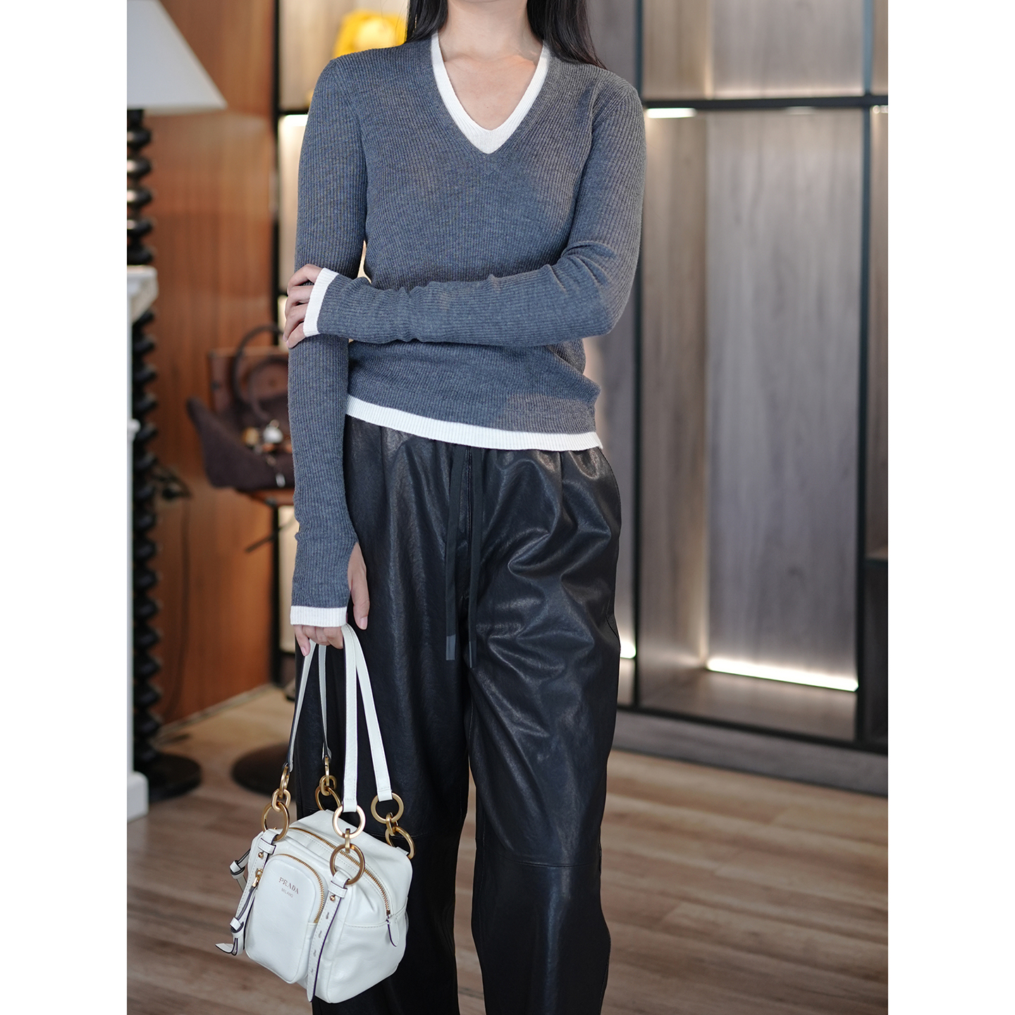 意大利丝羊毛拼色V领针织衫