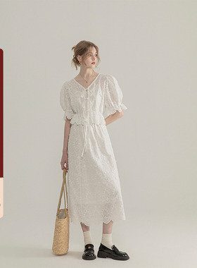 三十三【dear露易丝】镂空v领蕾丝泡泡袖上衣女松紧腰半身裙套装