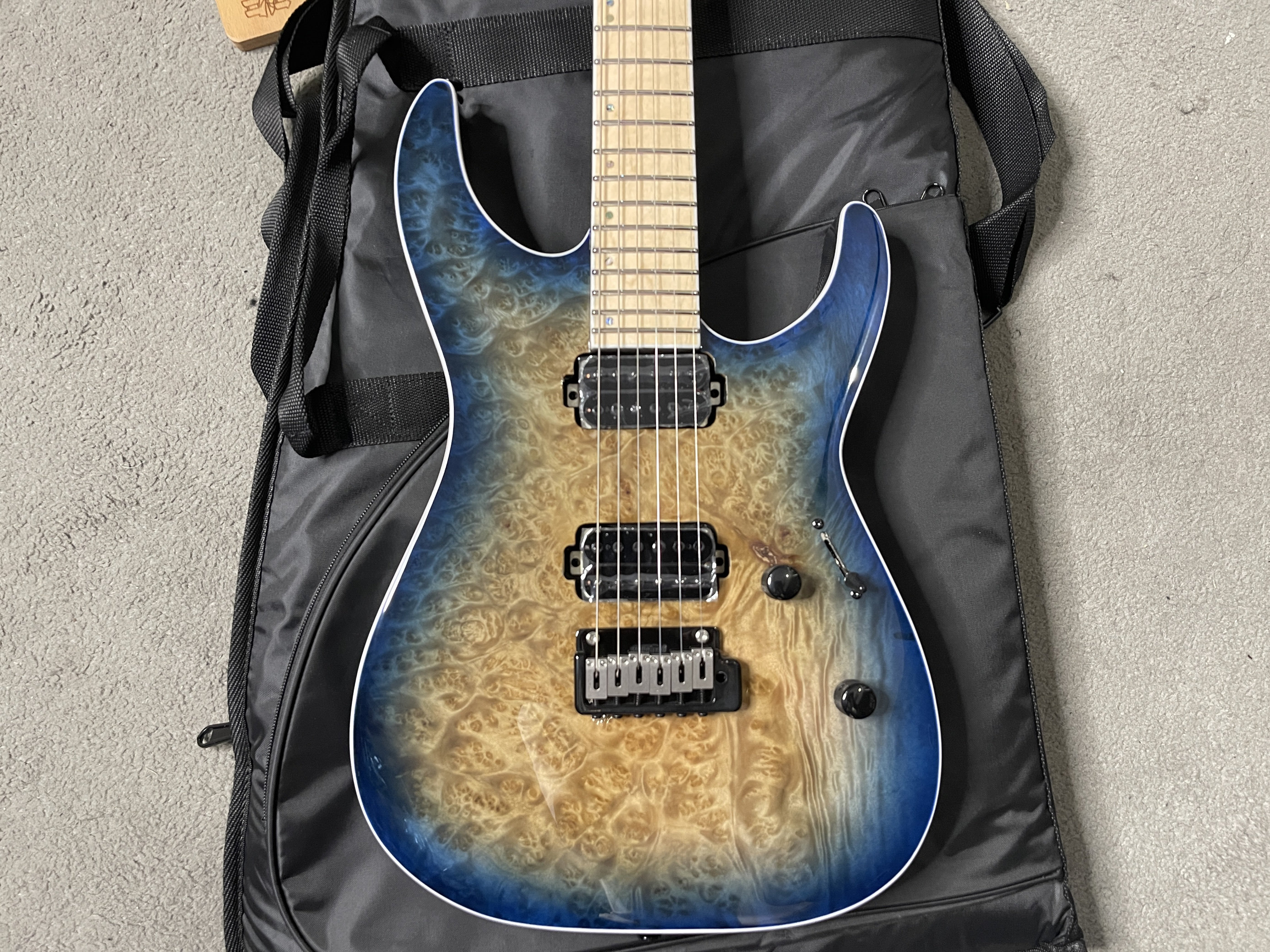 grass roots g-mirage wk/m电吉他24品树榴贴面小双摇新手入门