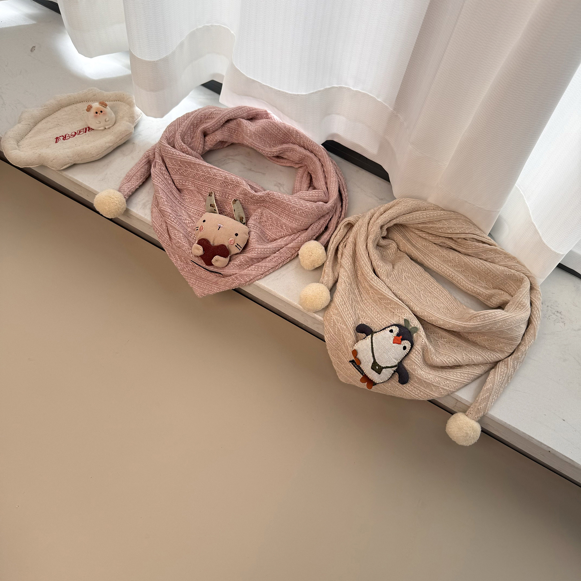 女童软糯保暖三角巾立体小动物秋冬小童双毛球围脖宝宝男童领巾