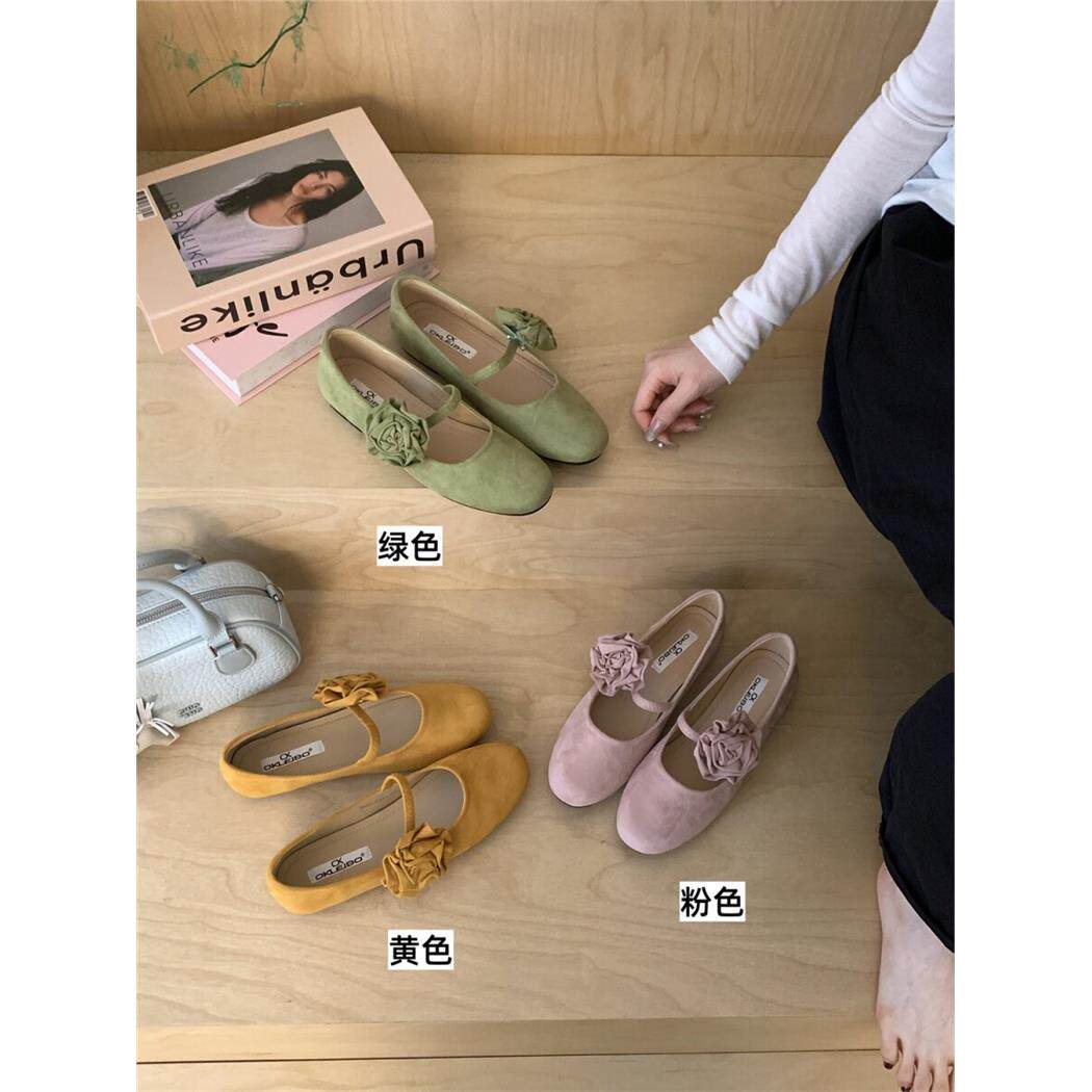 法式复古风花朵一字带玛丽珍鞋女2026新款平底浅口圆头单鞋绒面