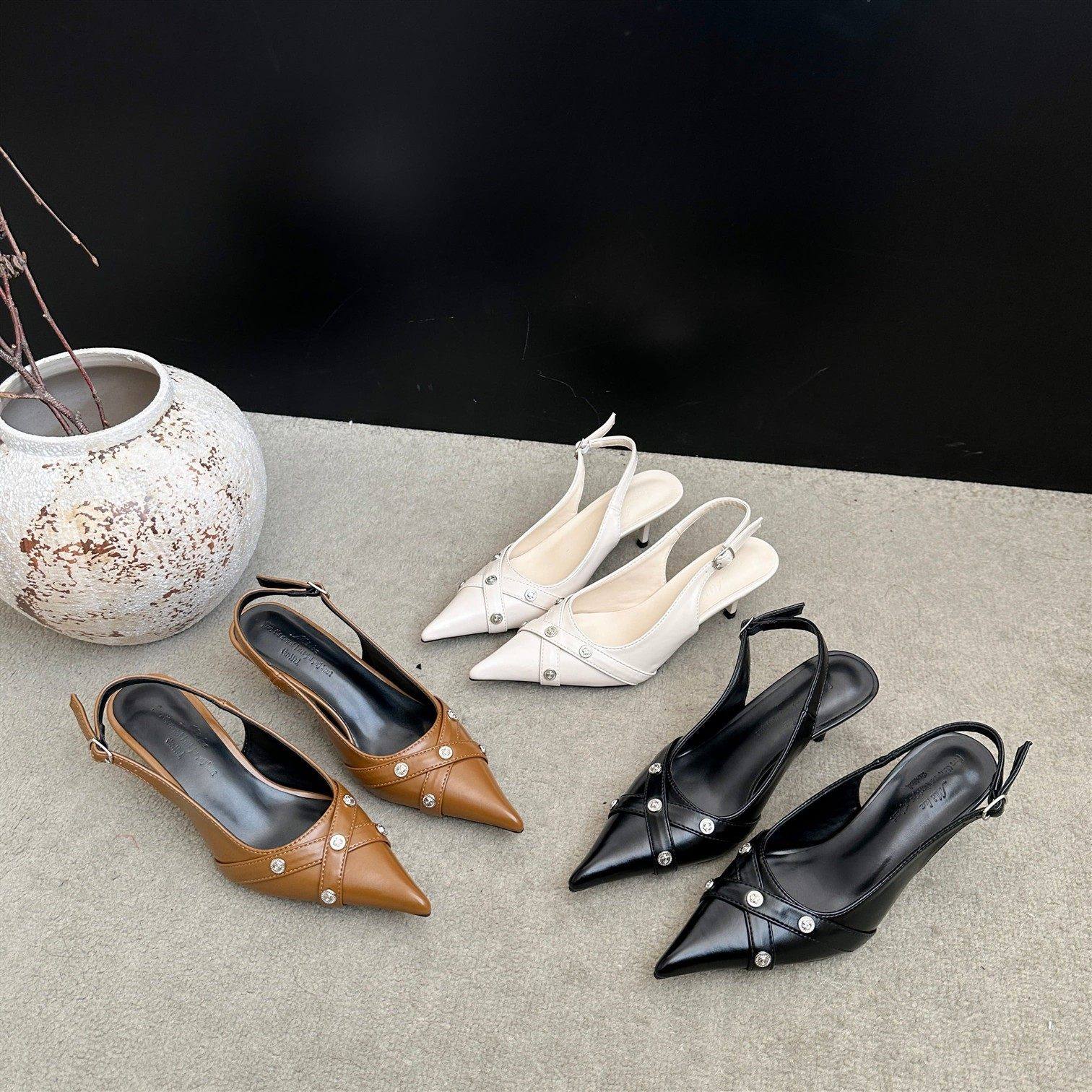 法式尖头细跟包头凉鞋女铆钉一字带後绊带轻熟风百搭高跟鞋,女鞋,时装凉鞋,淘宝优惠券,粉丝福利购,淘宝优惠卷