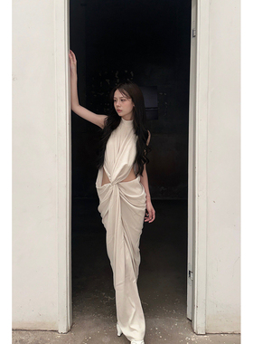 OUDE WAAG  垂坠挂脖连衣裙