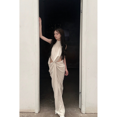 OUDE WAAG  垂坠挂脖连衣裙