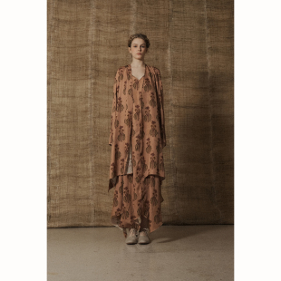 Mutedance 丝质腰带罩衫