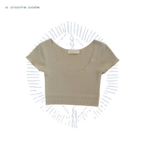 o cloche code 底边绞花短上衣
