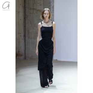 SWAYING  腰部钩针吊带连身裙