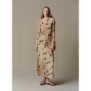 INTO THE EAST 真丝花影长袖上衣T恤