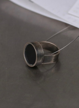 DEEPTI 黑色银戒指