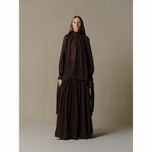 INTO THE EAST 领袖飘带上衣