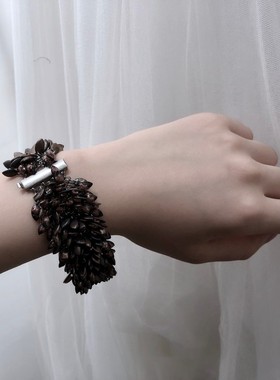 晶莹剔透水滴玻璃珠宽手链