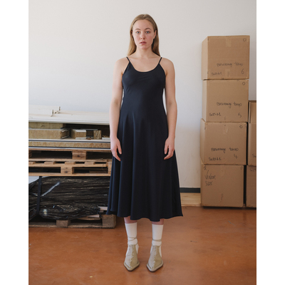 BASERANGE 25秋冬 吊带收腰连衣裙 葡萄牙 commonplace 买手店