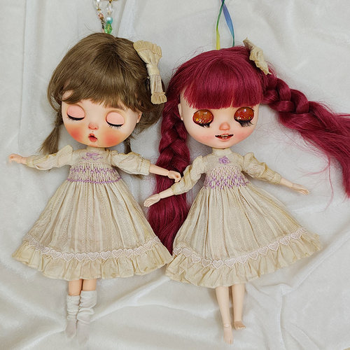 blythe小布茶染娃衣缩褶绣连衣裙