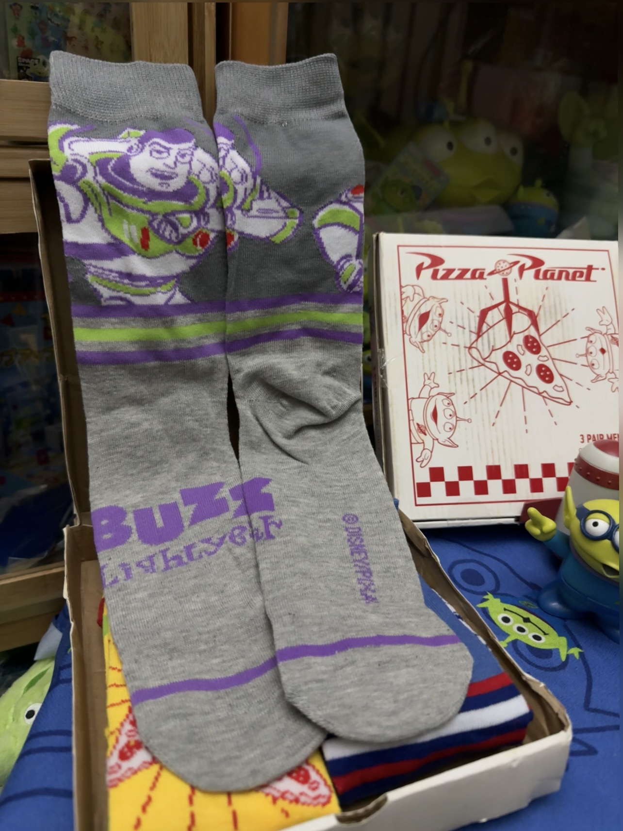 迪士尼玩具总动员toystory胡迪巴斯三眼仔卡通中筒袜披萨盒礼盒