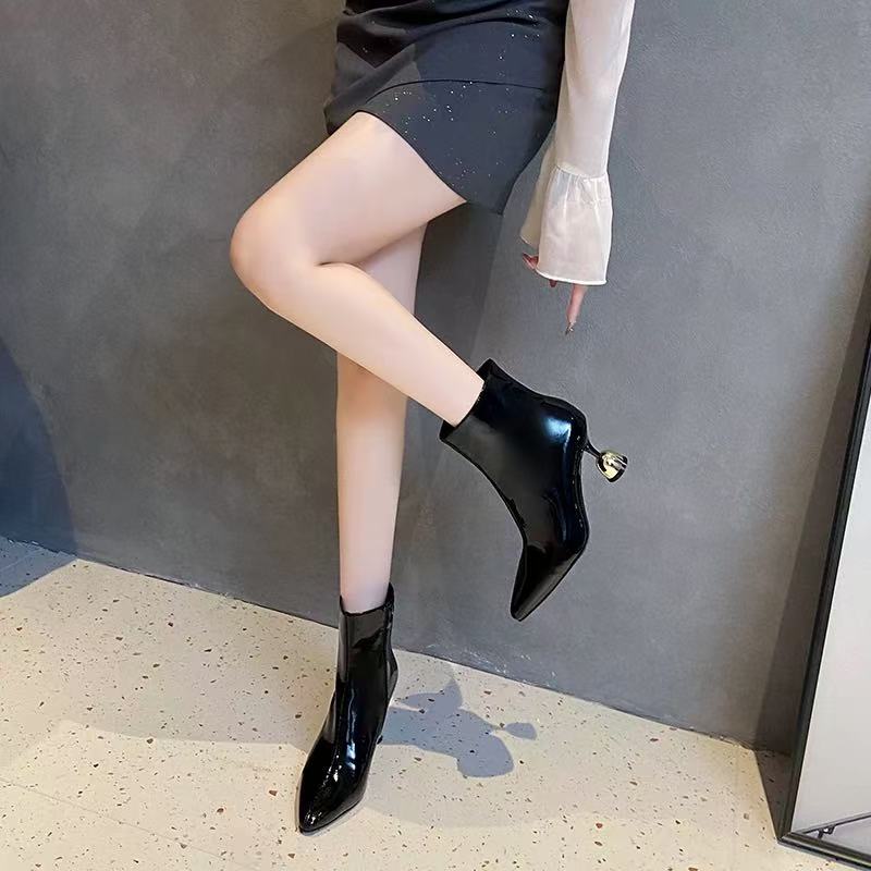 酒杯跟加绒瘦瘦靴漆皮短靴770