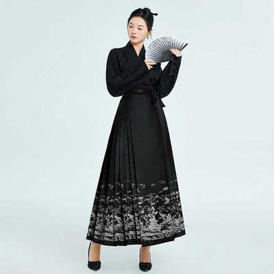 马面裙墨画聚酯纤维织银24年春季