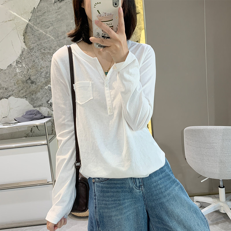 纽扣开口休闲风长袖T恤女士春季新款简约内搭宽松显瘦半开领上衣