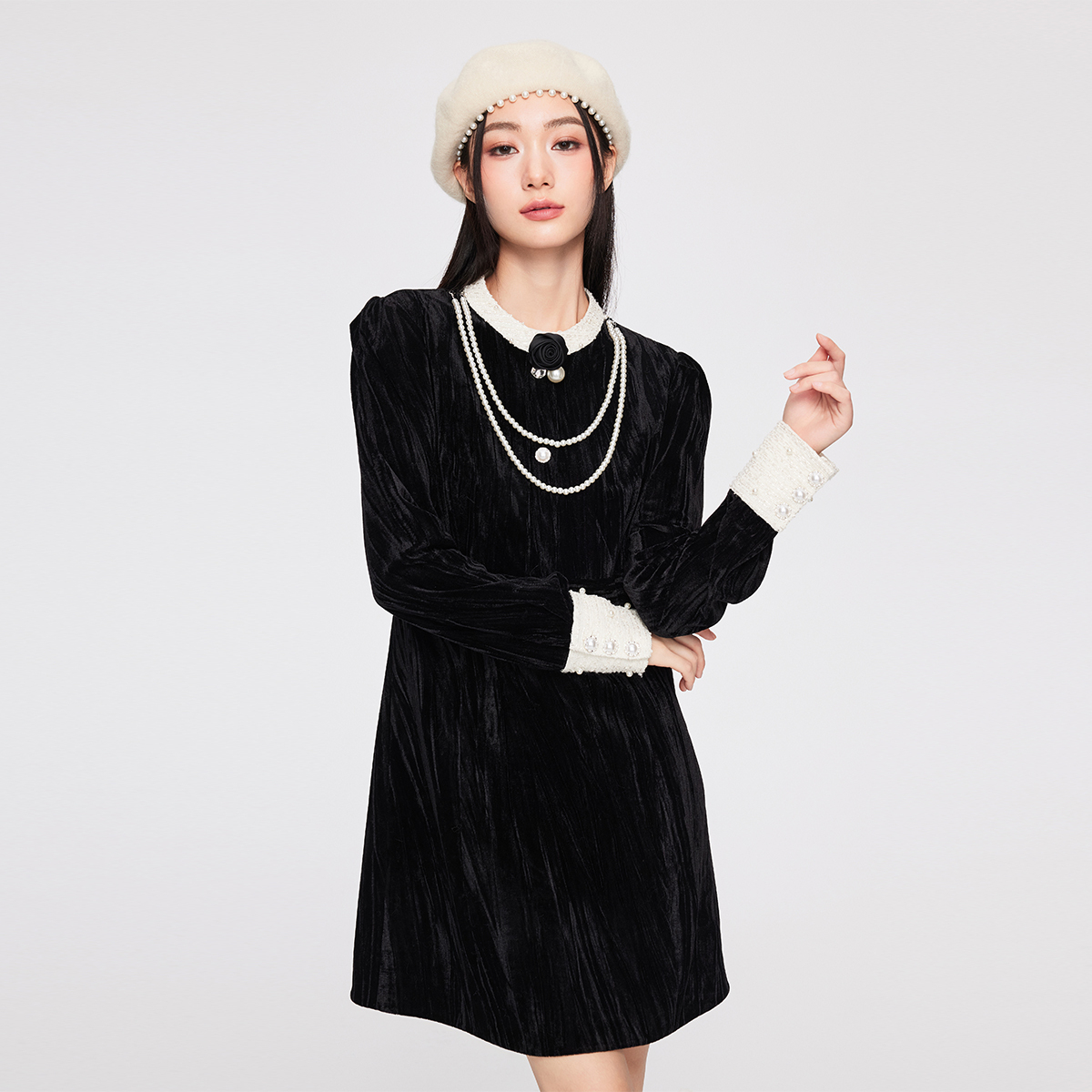 MIXMAX小众别致圆领长袖连衣裙女2025冬季新款时尚减龄显瘦