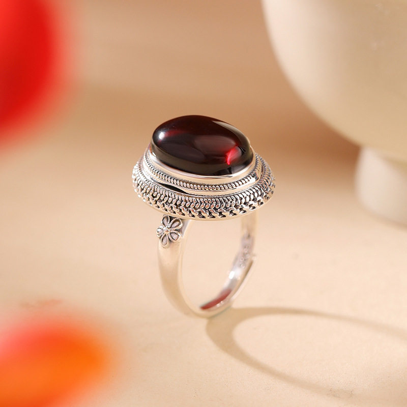 通体纯银S925纯银血珀复古做旧花朵香囊蛋面戒指气质嘎乌盒银指环